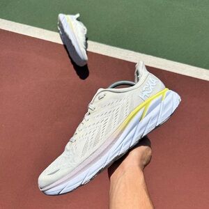 Hoka Clifton 8